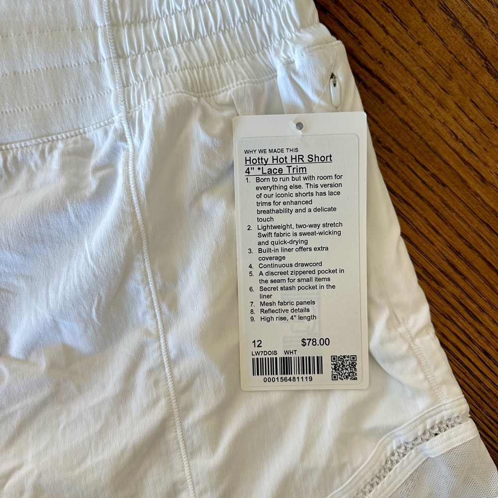Lululemon Hotty Hot Shorts HR 4” size 12 - Picture 2 of 3